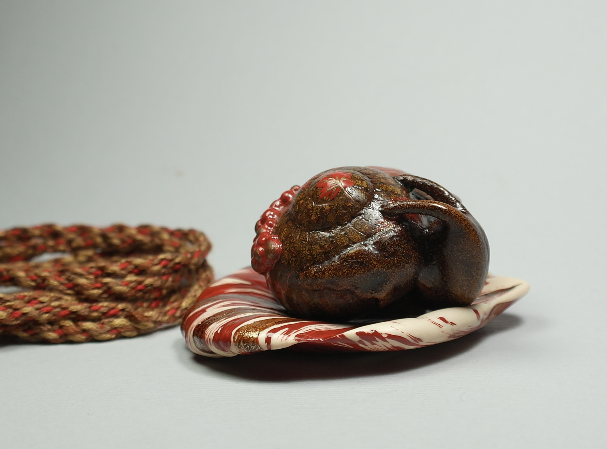 Wicker snail with cord 02